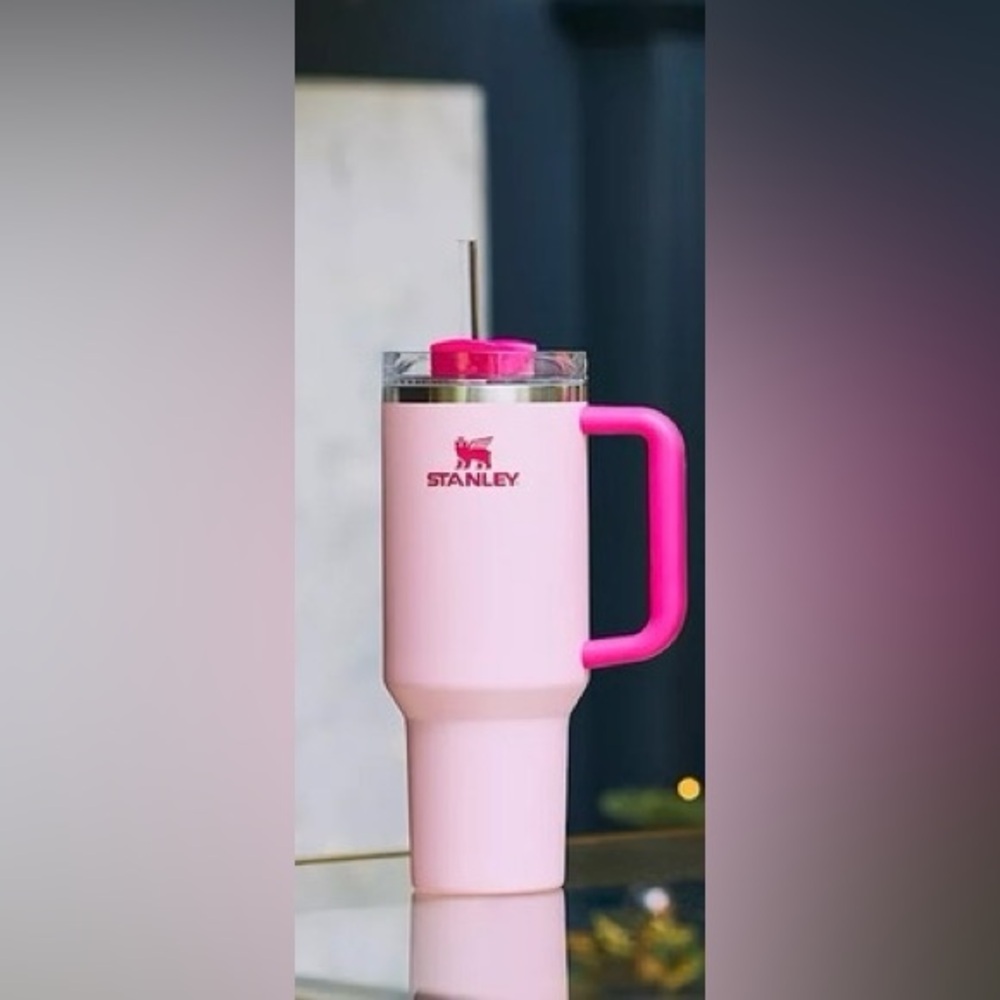 NEW Stanley 40oz Quencher Tumbler Flamingo Pink Never used - Picture 2 of 2